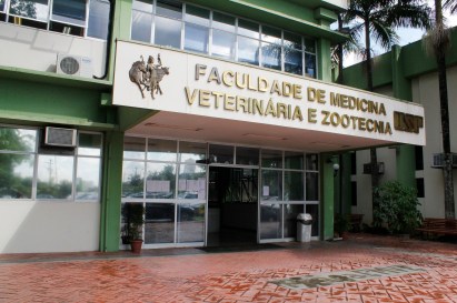 06032012fachadavet004